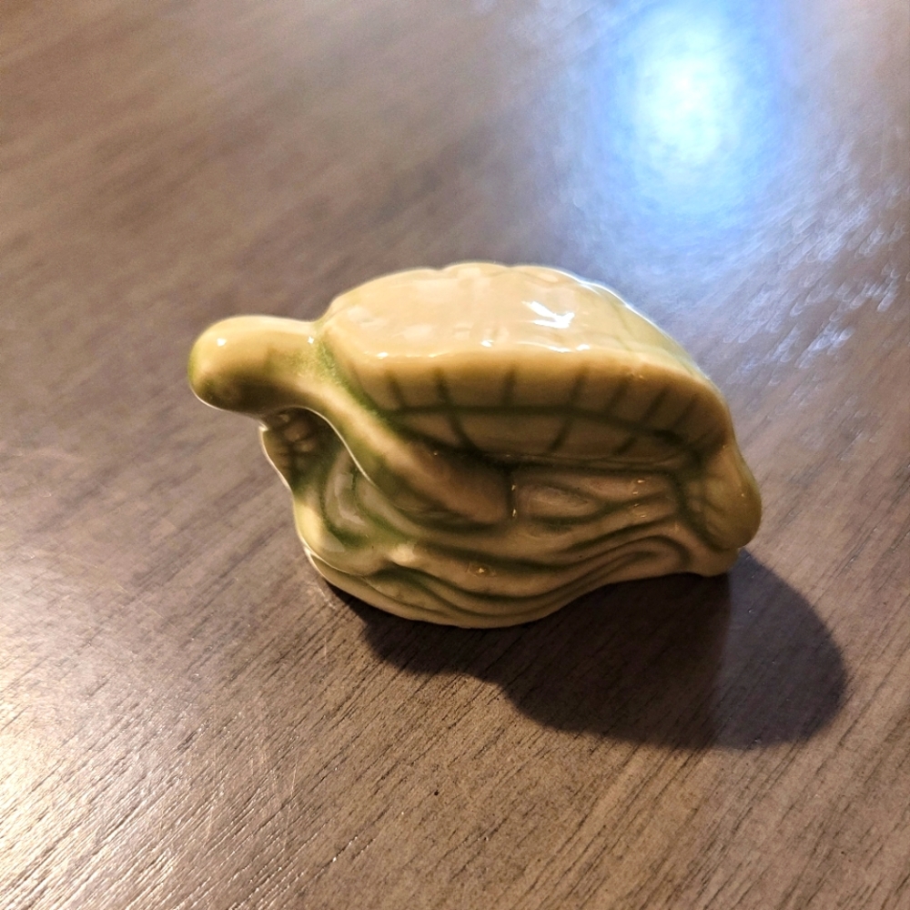 Vintage Wade Whimsies of England Sea Turtle 1990 Endangered Species
